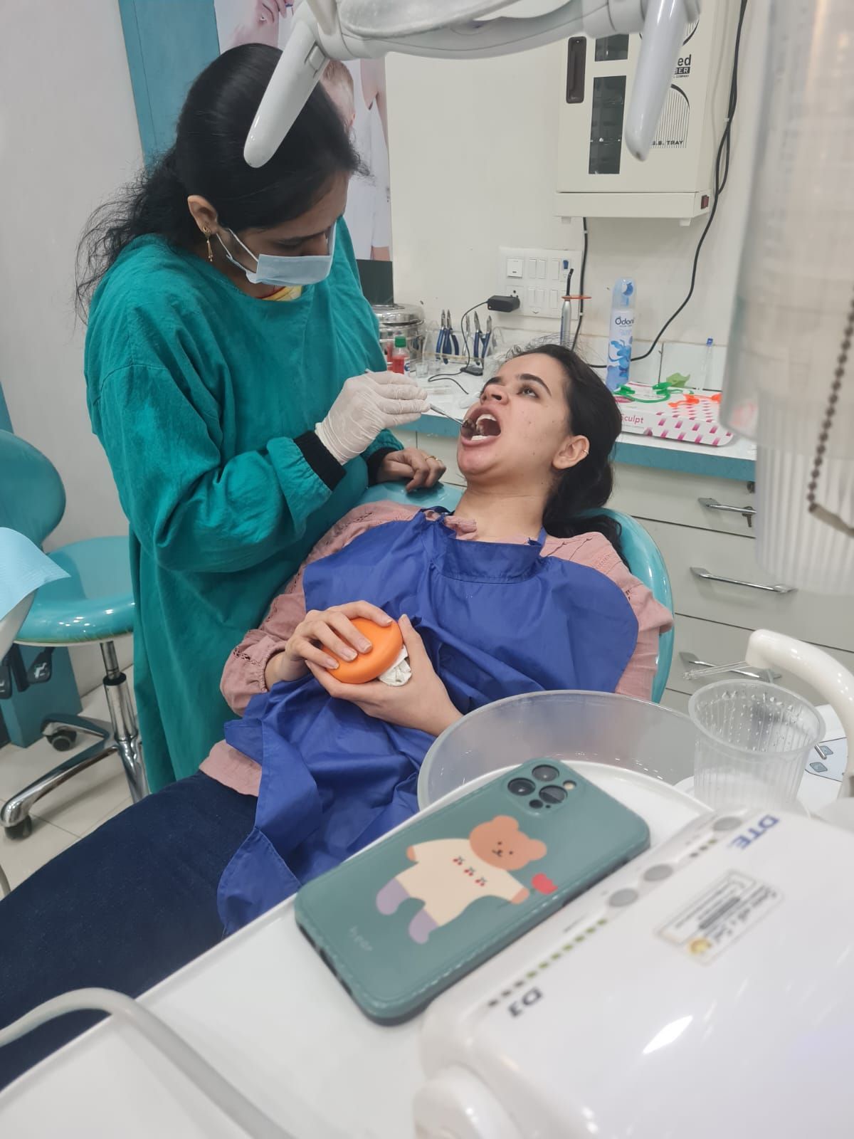 Dr. Shweta Kalra treating a patient at Star Dental Clinic Hisar